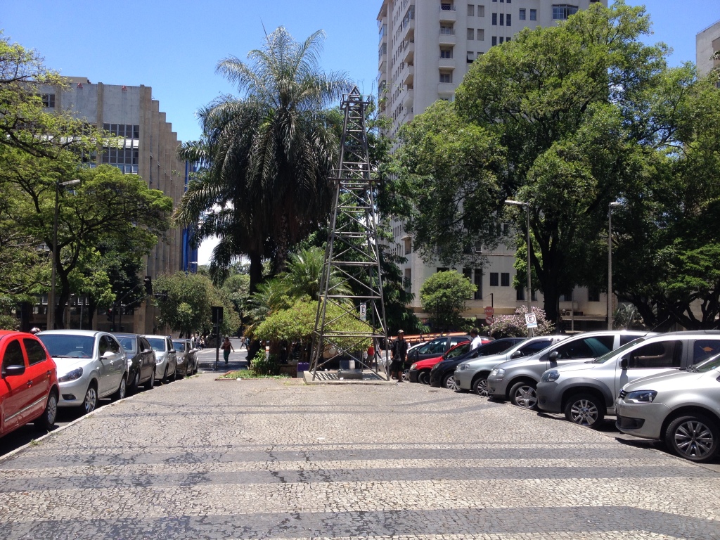 Monumento alusivo ao petróleo e à Petrobras / Foto: Sérgio Verteiro